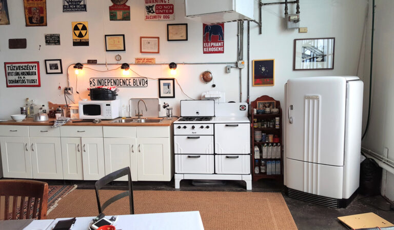 Read more about the article Keep It Safe, Keep It Working: How To Tell If Your Vintage Stove Needs Repair Or Maintenance